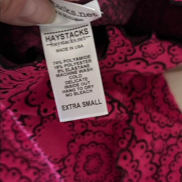 Haystacks XS stretchy hot pink skirt 1050 - Picture 6 of 6